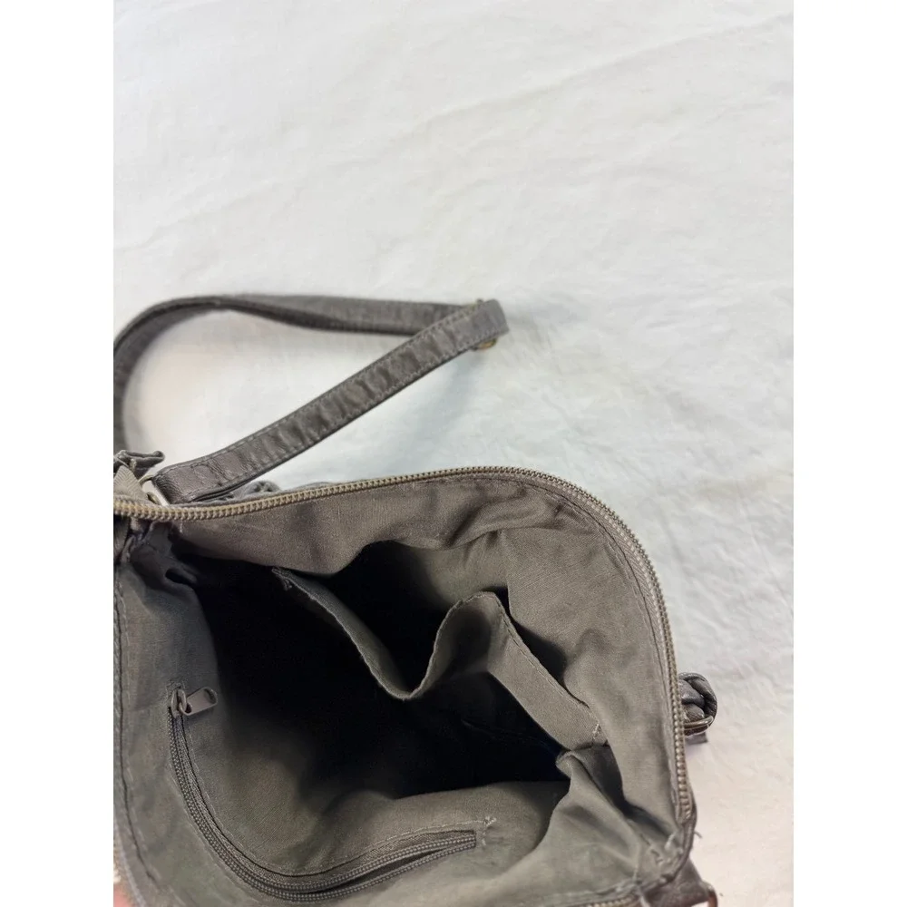 Stone‎ Mountain USA Grey Faux Leather Multi-Pocket Crossbody Bag 9AF1214-5